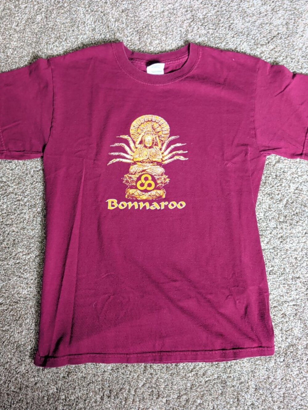 2009 Bonnaroo Tennessee Maroon Size Small Short Sleeve Concert Merch Tee